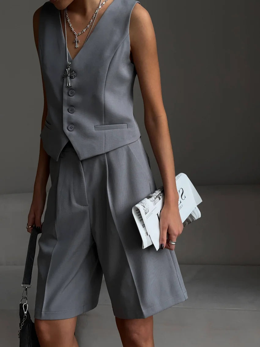 Conjunto Social Feminino Executive Chic – Colete e Shorts de Alfaiataria