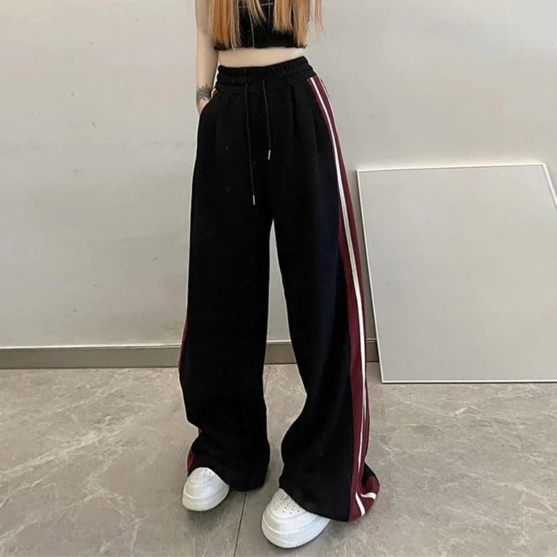 Calça moletom feminina wide leg cintura alta com faixa lateral preta – AlmaChic