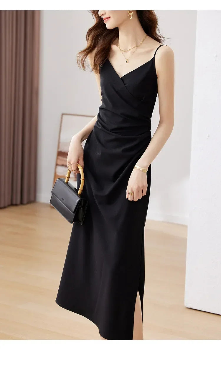 SENTUBILA, vestidos negros sexis para mujer, verano 2025, elegante vestido Midi con pliegues y tirantes finos con abertura para fiesta de noche con cuello en V 132L48917