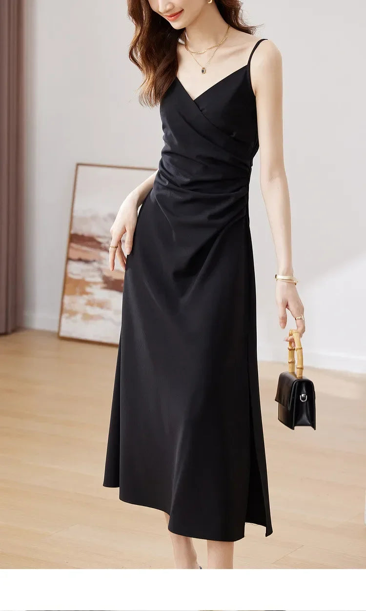 SENTUBILA, vestidos negros sexis para mujer, verano 2025, elegante vestido Midi con pliegues y tirantes finos con abertura para fiesta de noche con cuello en V 132L48917