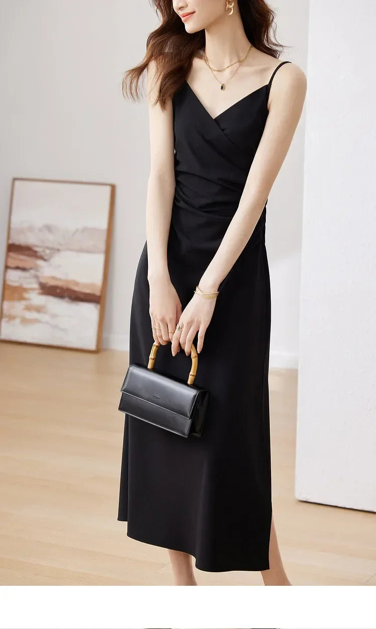SENTUBILA, vestidos negros sexis para mujer, verano 2025, elegante vestido Midi con pliegues y tirantes finos con abertura para fiesta de noche con cuello en V 132L48917