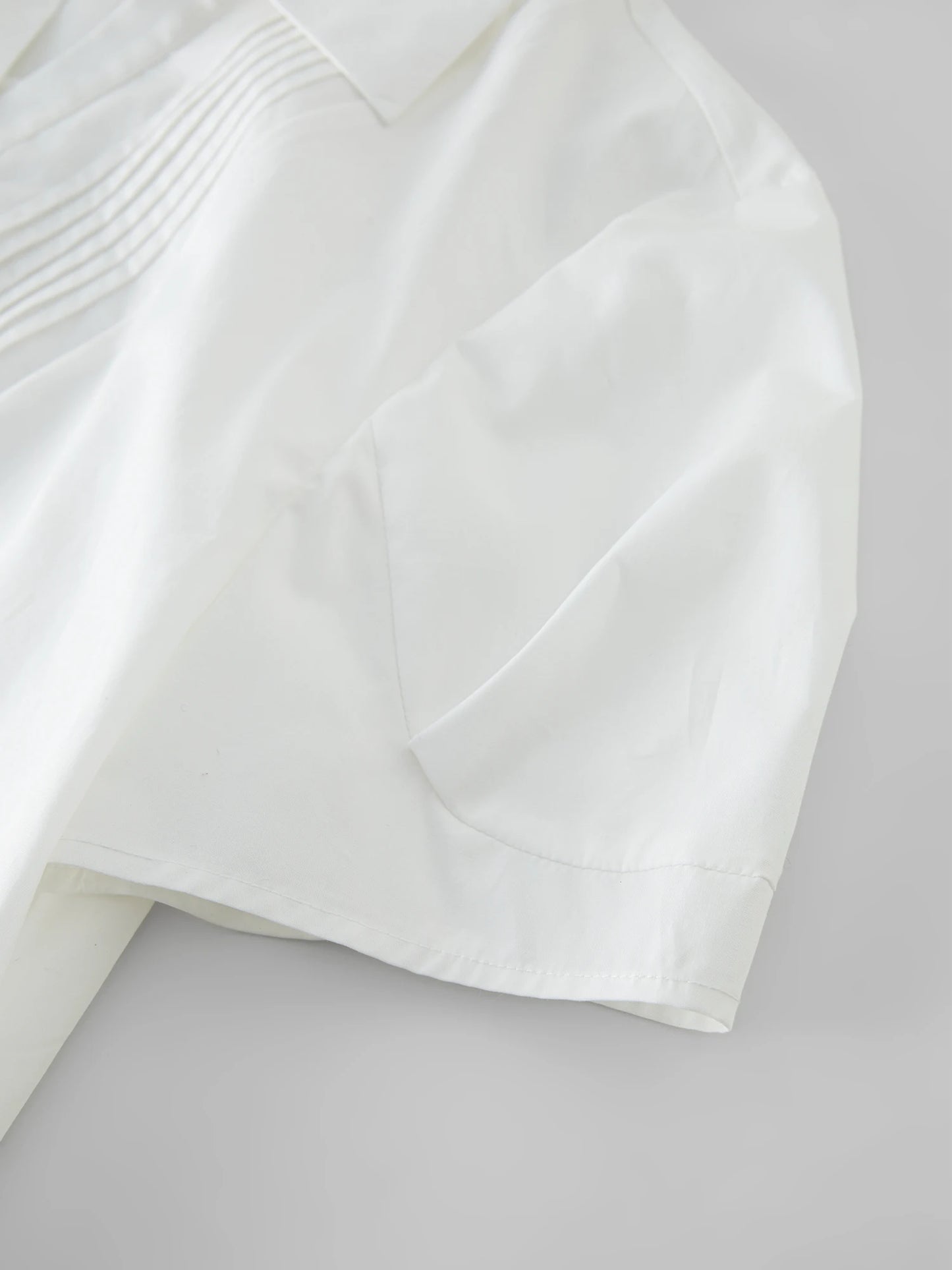Fsle estilo minimalista cor sólida com decote em v camisa de manga curta para mulher 2025 verão novo solto branco de manga curta topo 25fs12213