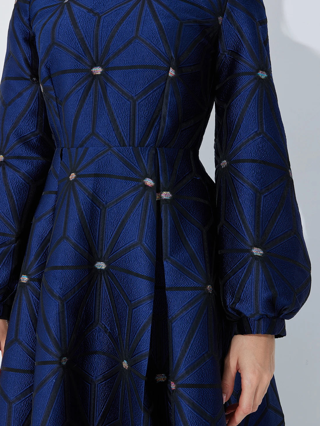 Outono/inverno gola virada manga forrada linha A silhueta geométrica jacquard pesado elegante e gracioso vestido longo