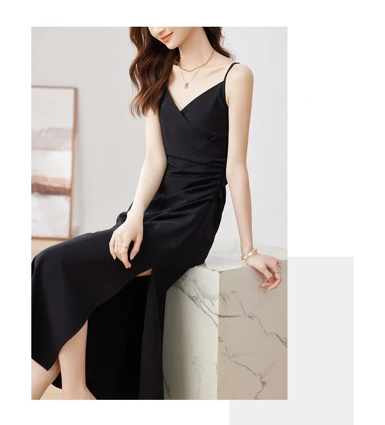 SENTUBILA, vestidos negros sexis para mujer, verano 2025, elegante vestido Midi con pliegues y tirantes finos con abertura para fiesta de noche con cuello en V 132L48917