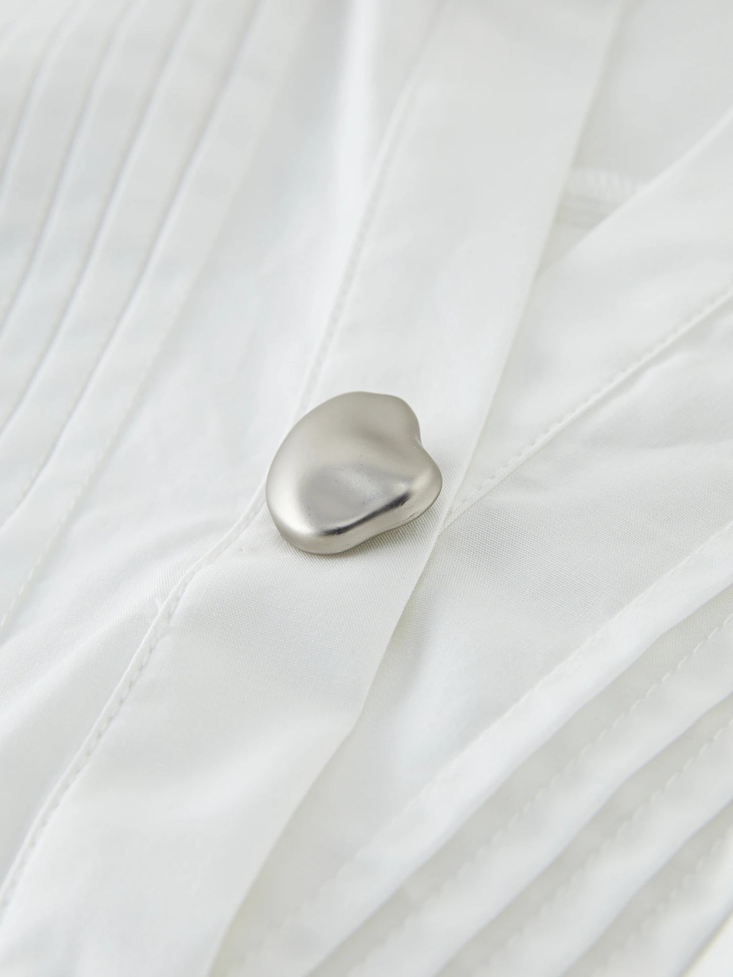 Fsle estilo minimalista cor sólida com decote em v camisa de manga curta para mulher 2025 verão novo solto branco de manga curta topo 25fs12213