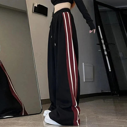 Look streetwear com calça moletom feminina solta Active – AlmaChic