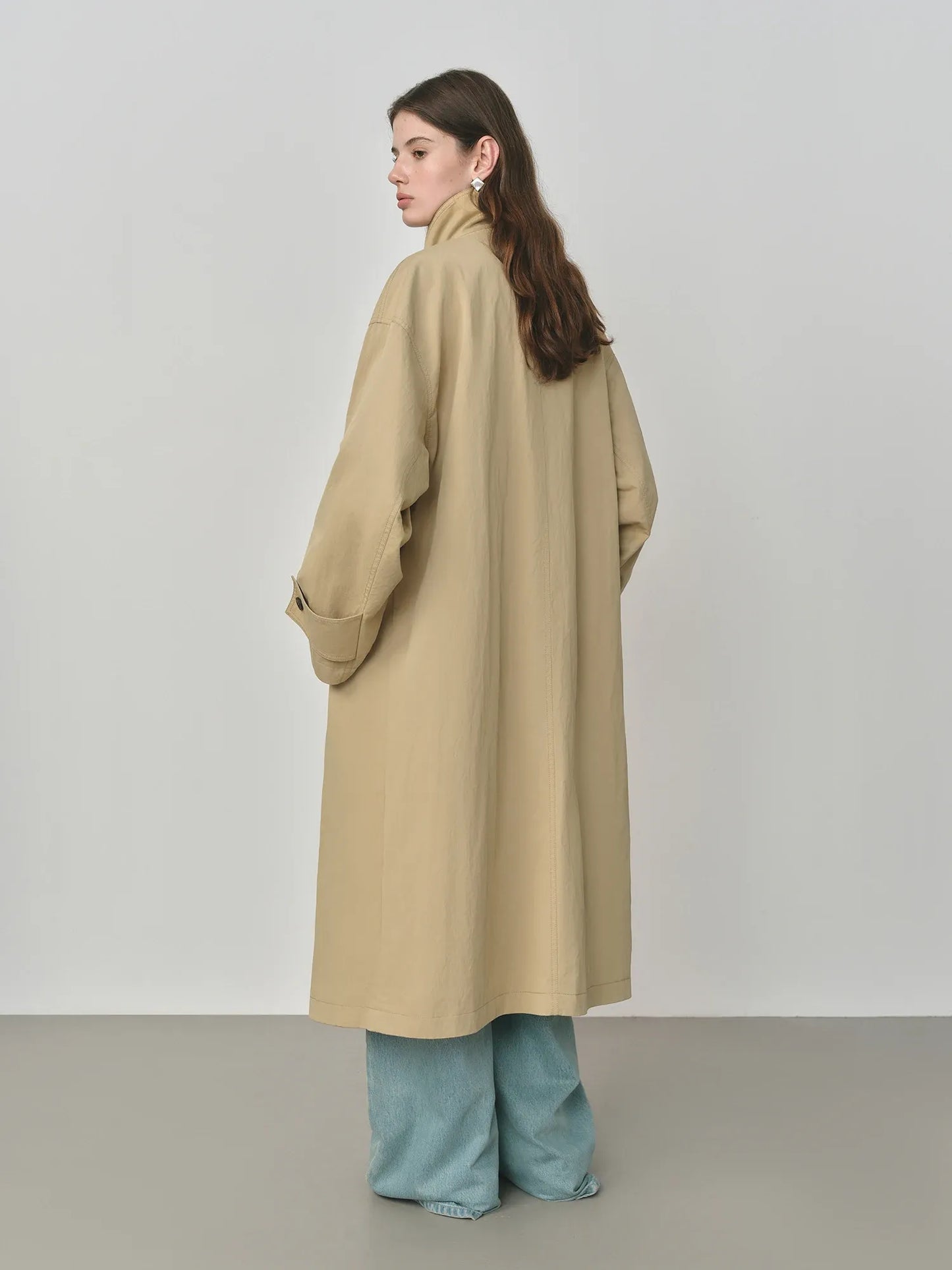 Trench Coat Feminino Camille — Oversized Clássico para Meia-Estação