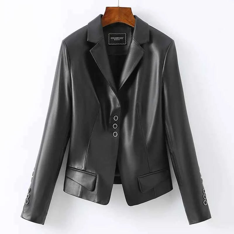 Jaqueta Feminina de Couro AlmaChic — Elegância Atemporal