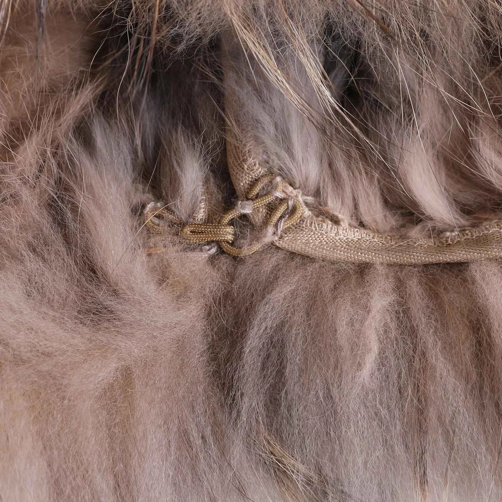 Colete de Pele de Coelho com Guaxinim — Elegância Atemporal