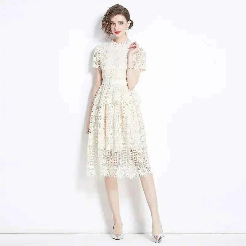 Vestido de Renda Feminino Amélie Blanc — Midi Bordado (Cópia)