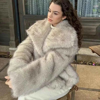 Casaco Gradiente de Luxo Feminino — Presença Imponente 012