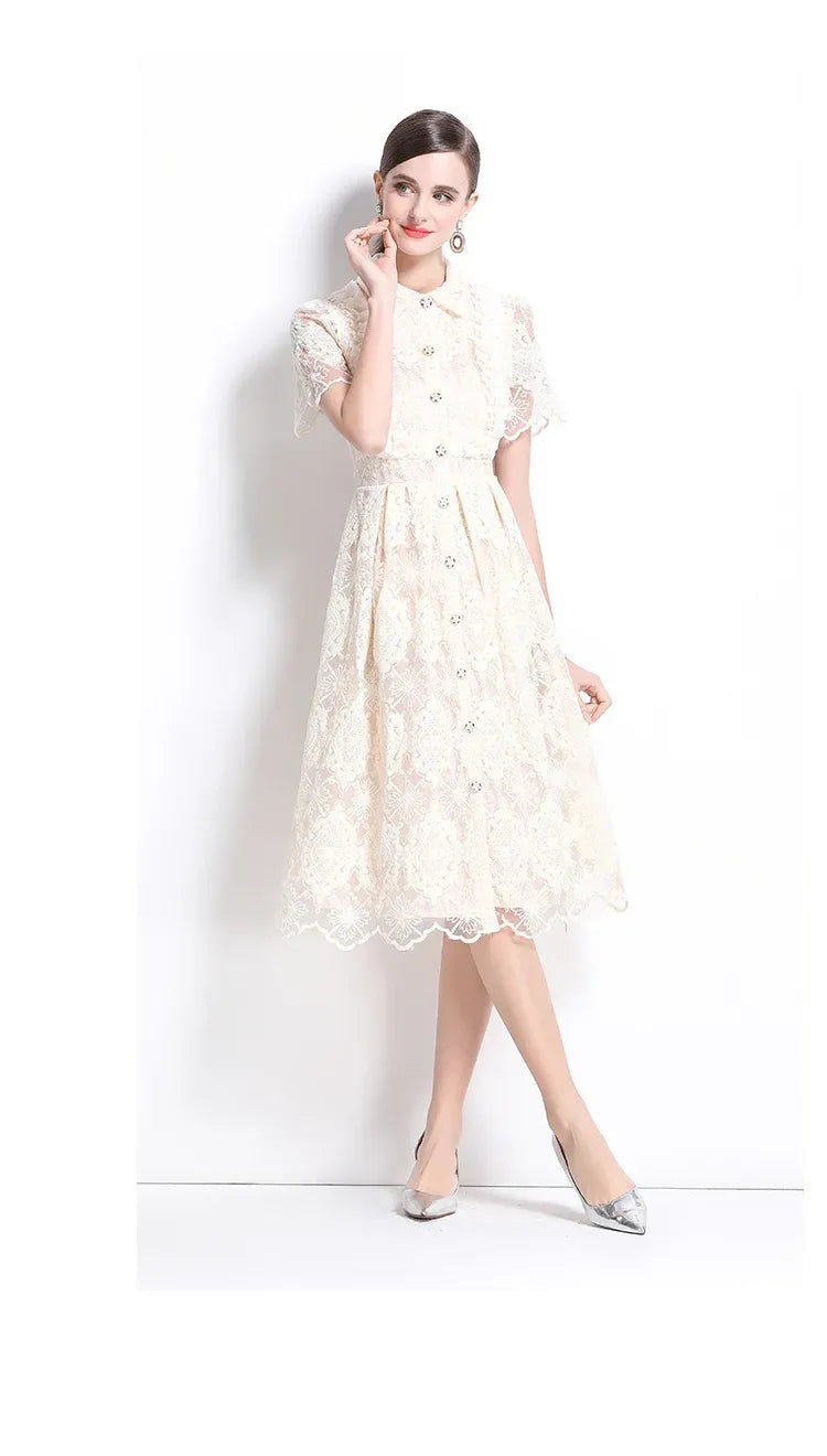 Vestido de Renda Feminino Cléo – Cintura Império e Botões Frontais