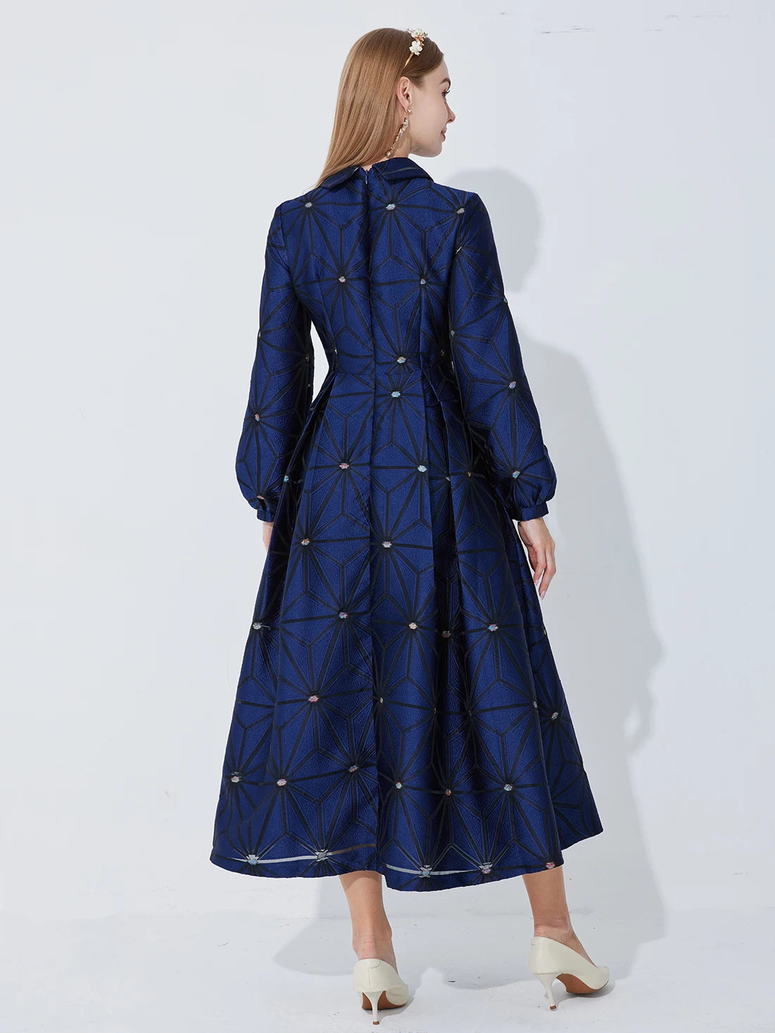 Outono/inverno gola virada manga forrada linha A silhueta geométrica jacquard pesado elegante e gracioso vestido longo