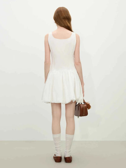 Vestido Curto de Algodão Pure Essence – Leveza e Sofisticação Natural