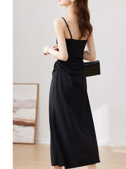 SENTUBILA, vestidos negros sexis para mujer, verano 2025, elegante vestido Midi con pliegues y tirantes finos con abertura para fiesta de noche con cuello en V 132L48917