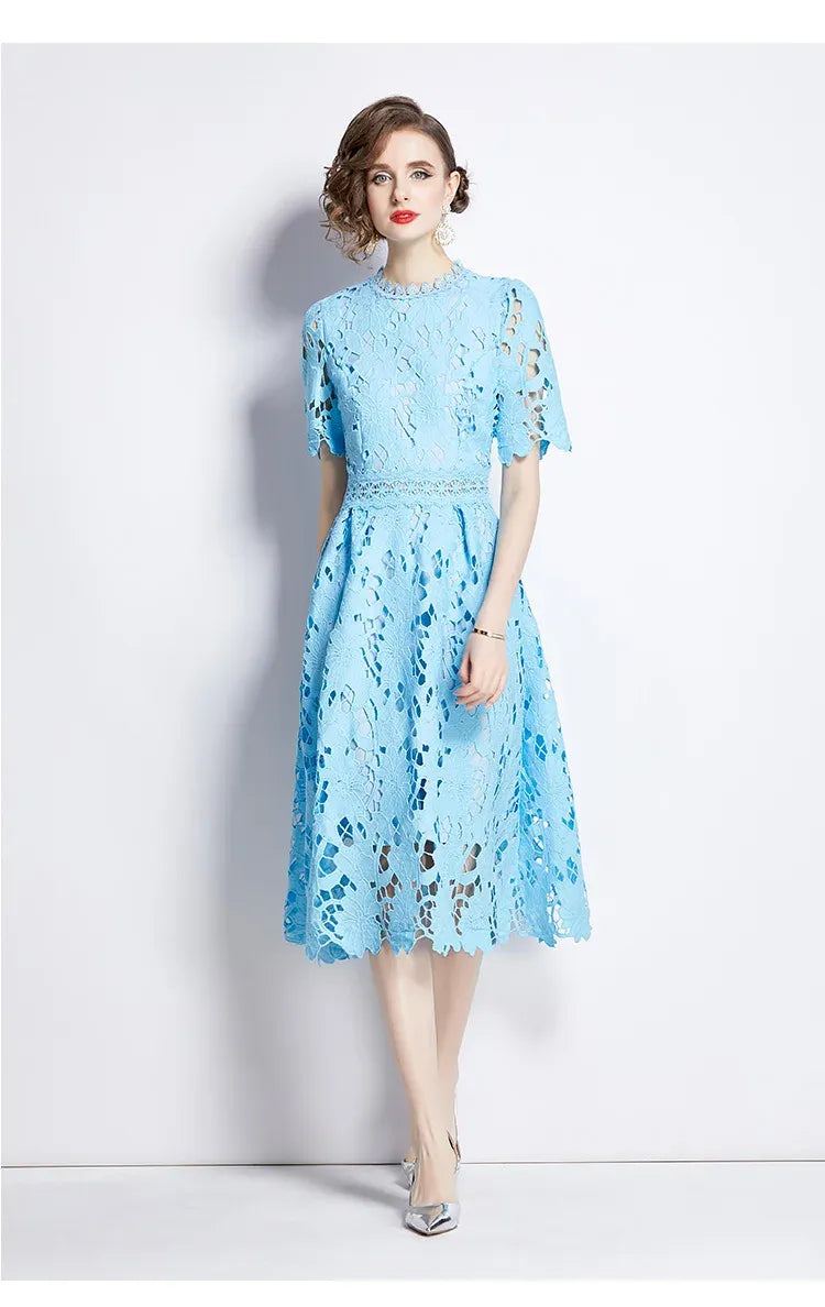 Vestido de Renda Feminino Camille Fleur — Midi com Bordado Floral