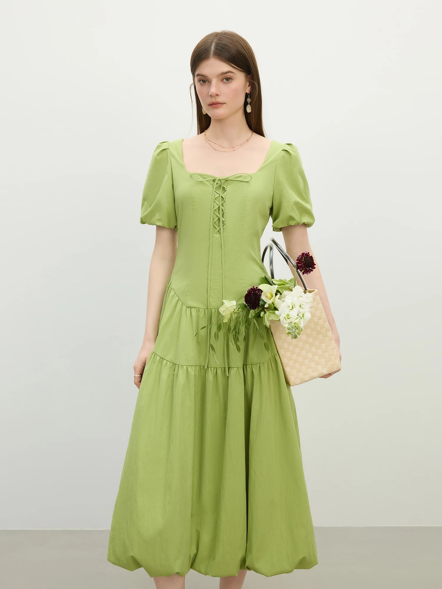 Vestido Feminino Elegância Francesa Gola Quadrada - AlmaChic