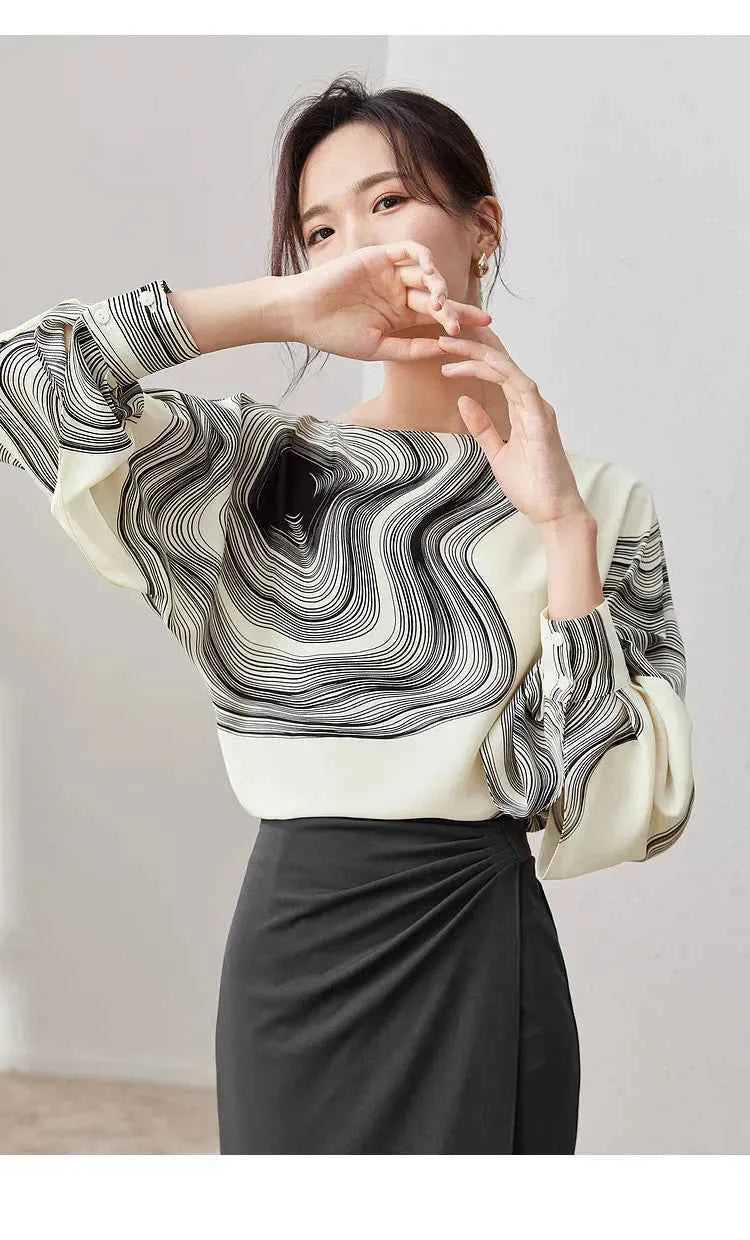 Blusa Chiffon Estampada Élise Marbre — Elegância Contemporânea com Leveza Absoluta