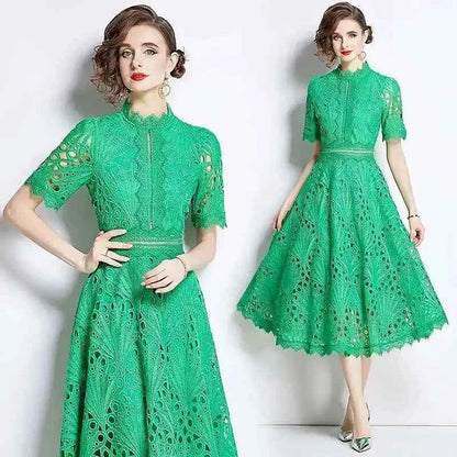 Vestido de Renda Elegância Floral — Exuberância Atemporal