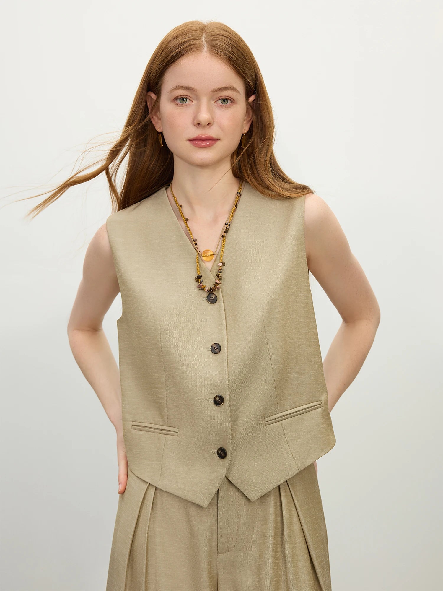 Colete Feminino de Alfaiataria Eco Linho Vintage Caqui - AlmaChic