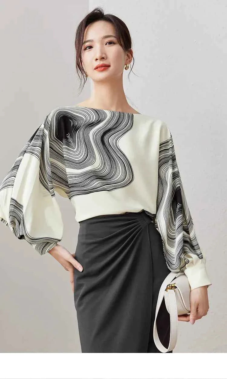 Blusa Chiffon Estampada Élise Marbre — Elegância Contemporânea com Leveza Absoluta