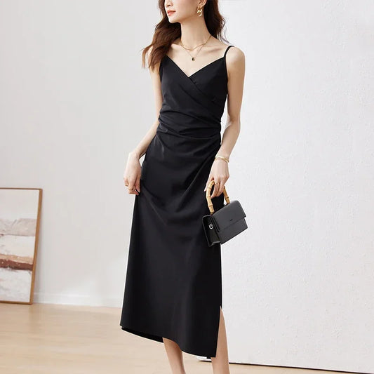 SENTUBILA, vestidos negros sexis para mujer, verano 2025, elegante vestido Midi con pliegues y tirantes finos con abertura para fiesta de noche con cuello en V 132L48917