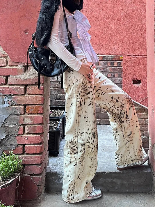 Calça Jeans Feminina Clara Vintage com Estampa Leopardo