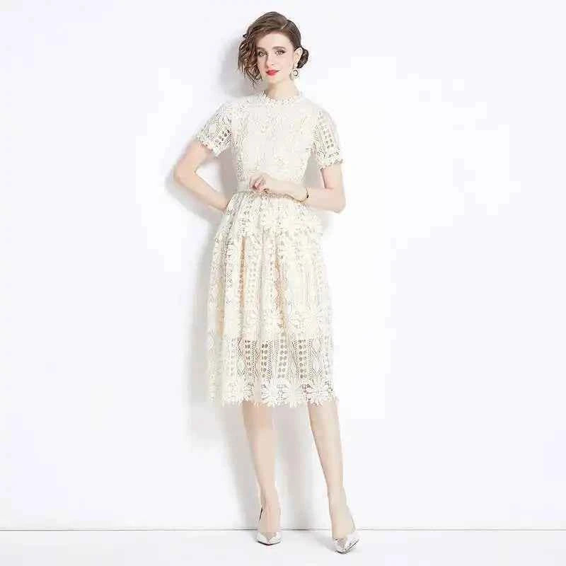 Vestido de Renda Feminino Amélie Blanc — Midi Bordado (Cópia)