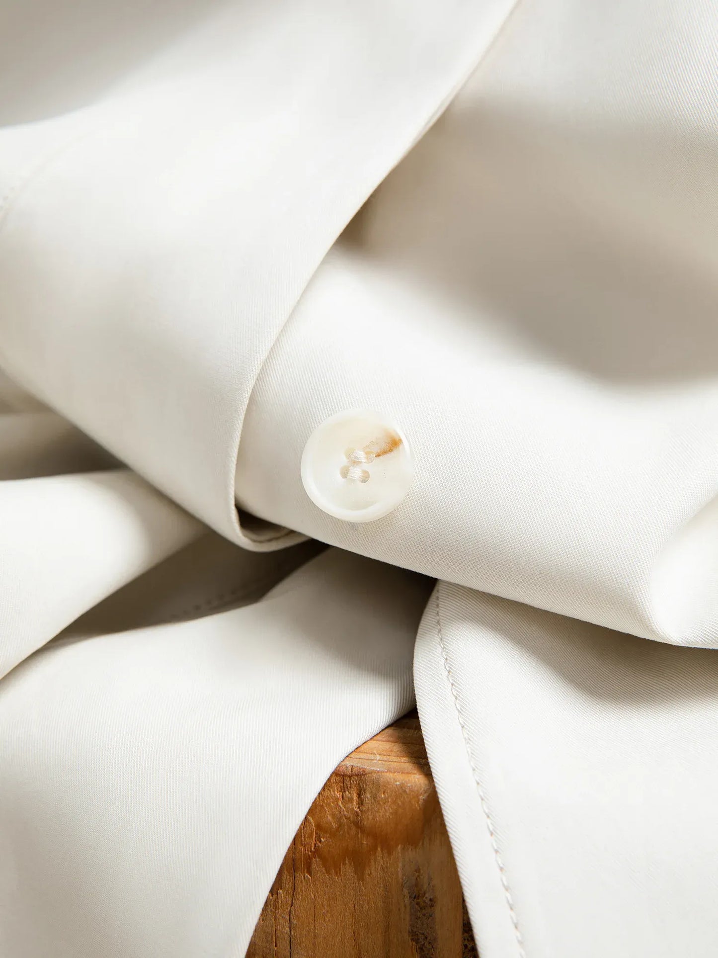 Trench Coat Curto Audrey — Estrutura Leve e Estilo Casual Chic