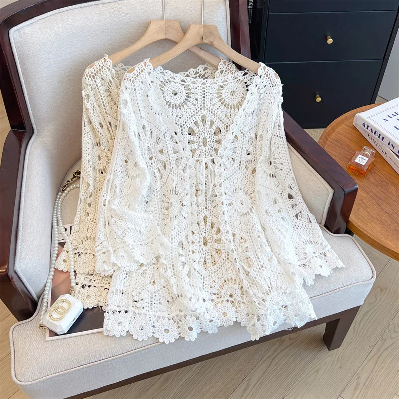 Cardigan de Crochê Elegância Boêmia - AlmaChic