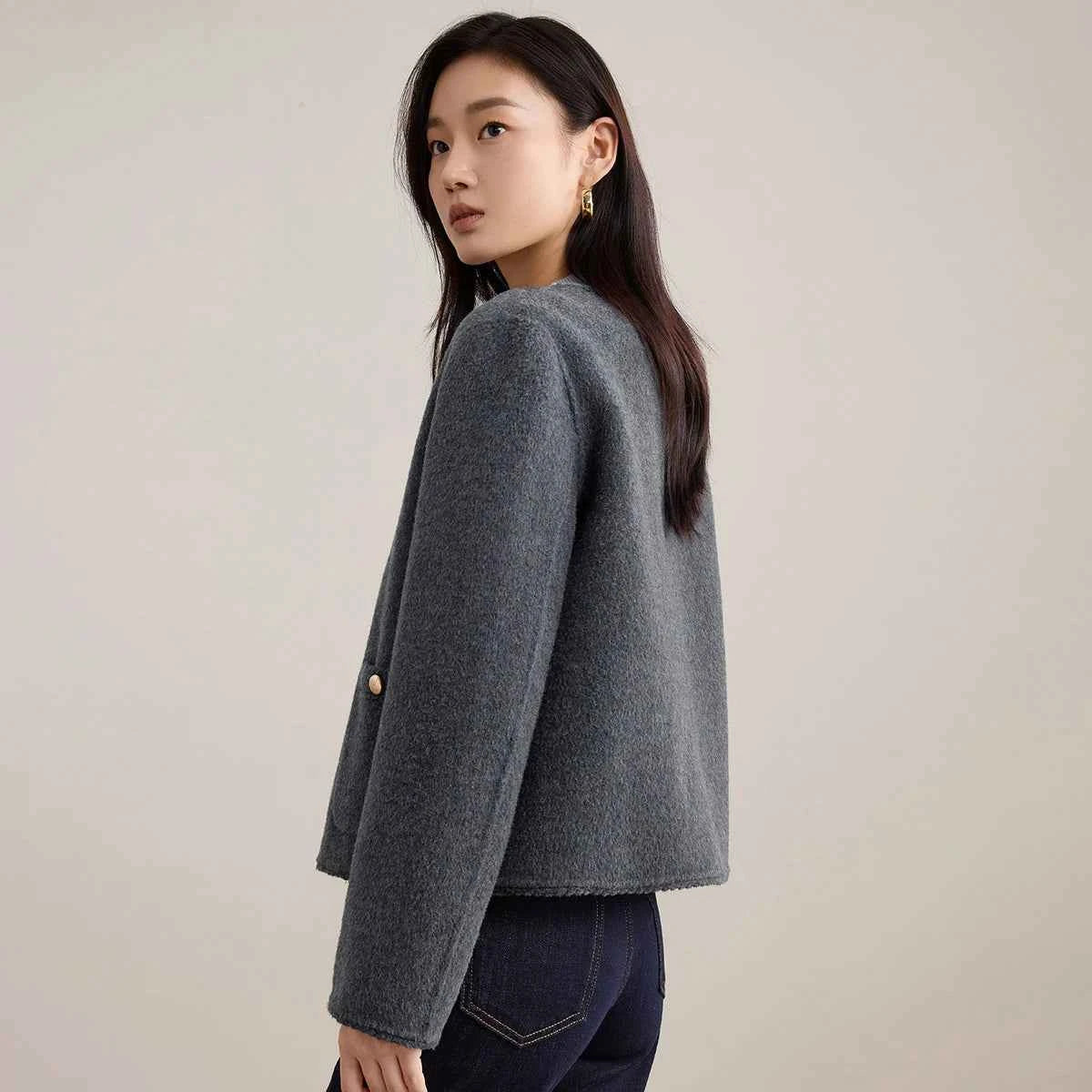 Casaco de Lã Feminino Élise – Elegância Bouclé em Lã 100%