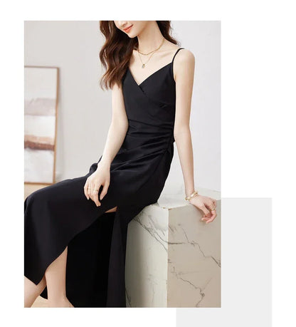 SENTUBILA, vestidos negros sexis para mujer, verano 2025, elegante vestido Midi con pliegues y tirantes finos con abertura para fiesta de noche con cuello en V 132L48917
