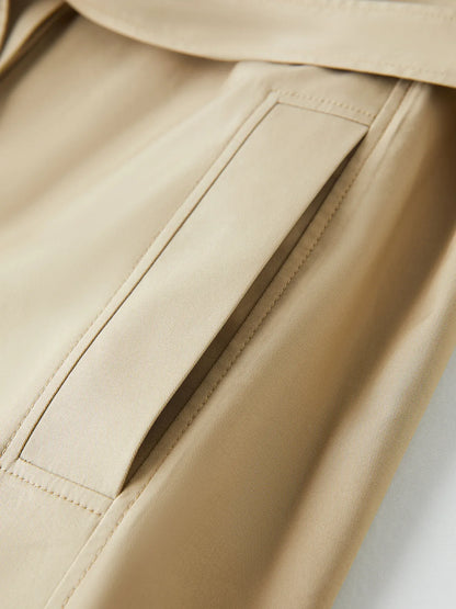 Trench Coat Feminino Beatrice — Leveza, Estrutura e Estilo Contínuo