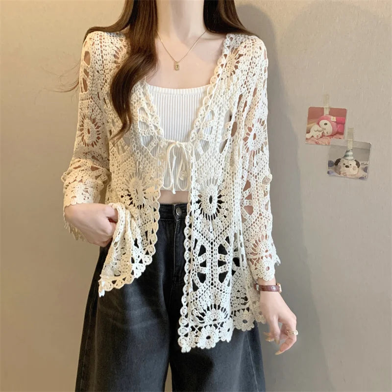 Cardigan de Crochê Elegância Boêmia - AlmaChic
