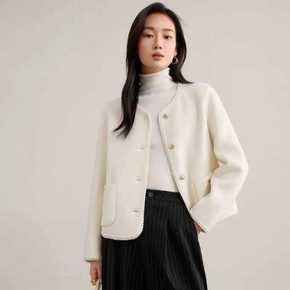 Casaco de Lã Feminino Élise – Elegância Bouclé em Lã 100%