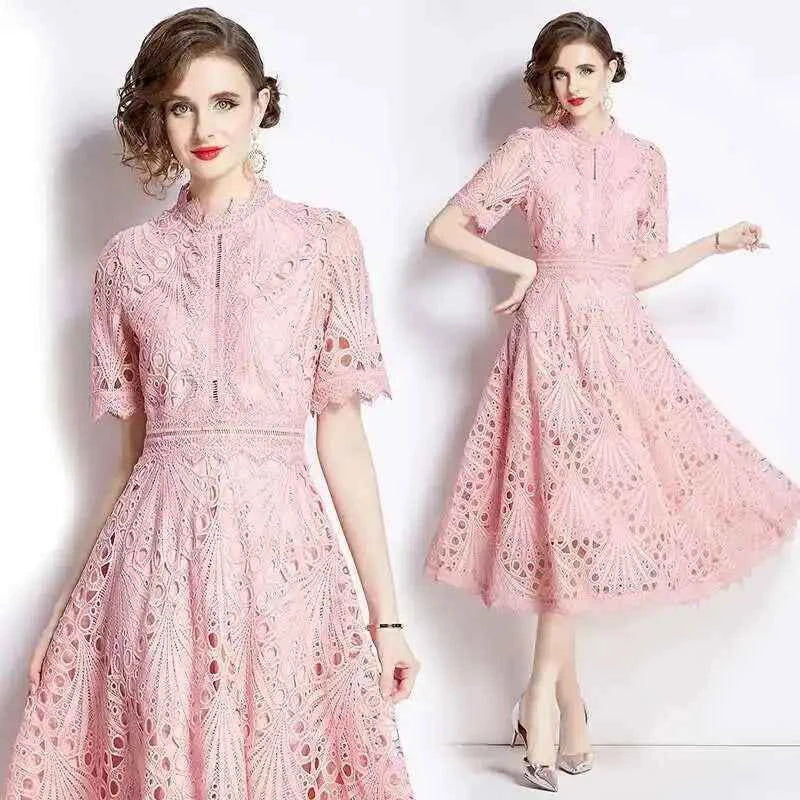 Vestido de Renda Elegância Floral — Exuberância Atemporal