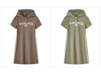 Vestido curto com capuz feminino, vestido semir, estampa de letras, tendência retrô, casual, fino, estilo esportivo, novo, verão, 2024