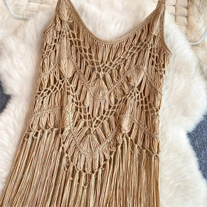 saida de praia vestido croche areia dourada lily detalhe frontal macrame elegante