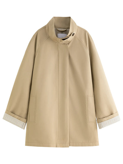 Trench Coat Curto Audrey — Estrutura Leve e Estilo Casual Chic