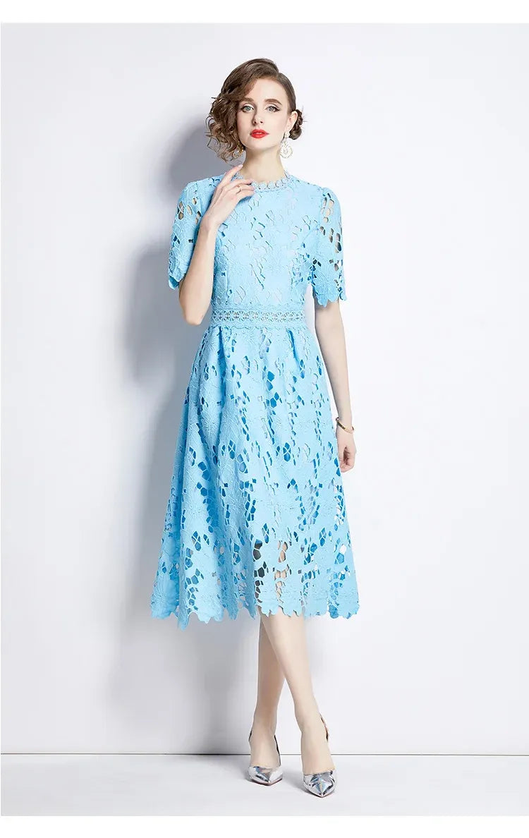 Vestido de Renda Feminino Camille Fleur — Midi com Bordado Floral