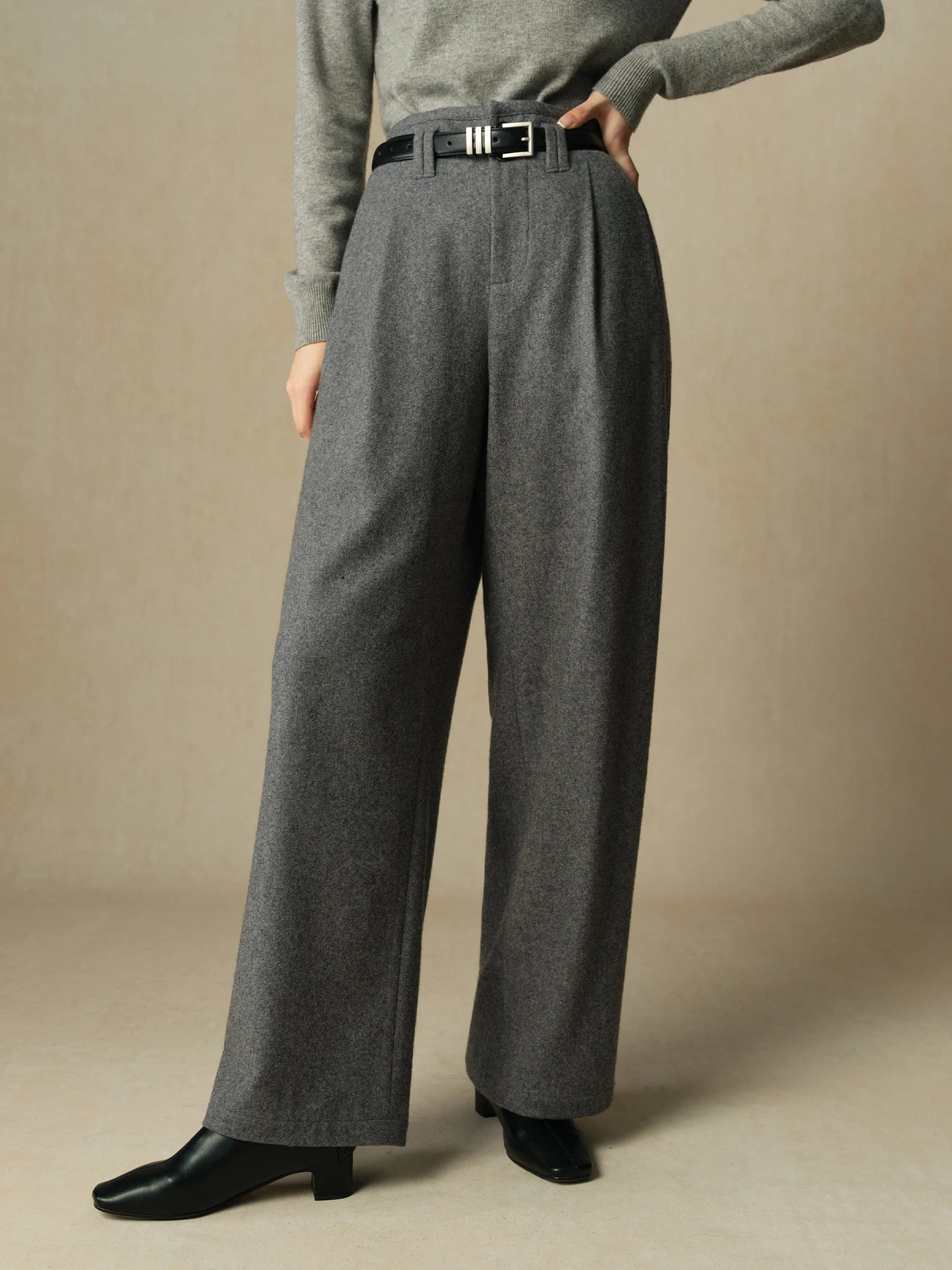 Calça de Lã Feminina Elegância - AlmaChic