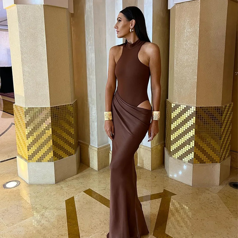 Vestido Maxi Elegante em Cetim com Recortes - AlmaChic