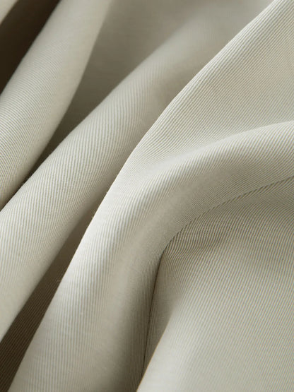 Trench Coat Curto Sofia — Conforto, Flexibilidade e Praticidade Urbana