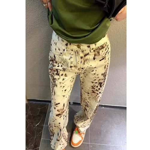 Calça Jeans Feminina Clara Vintage com Estampa Leopardo - AlmaChic