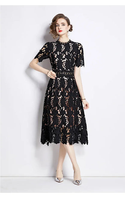 Vestido de Renda Feminino Camille Fleur — Midi com Bordado Floral