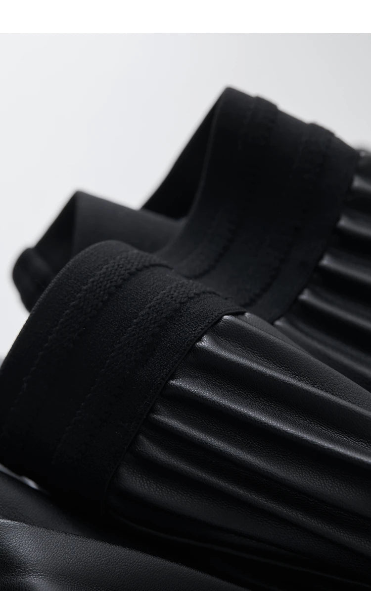 Saia de Couro Feminina Plissada AlmaChic Elegance – Sofisticação e Movimento - AlmaChic