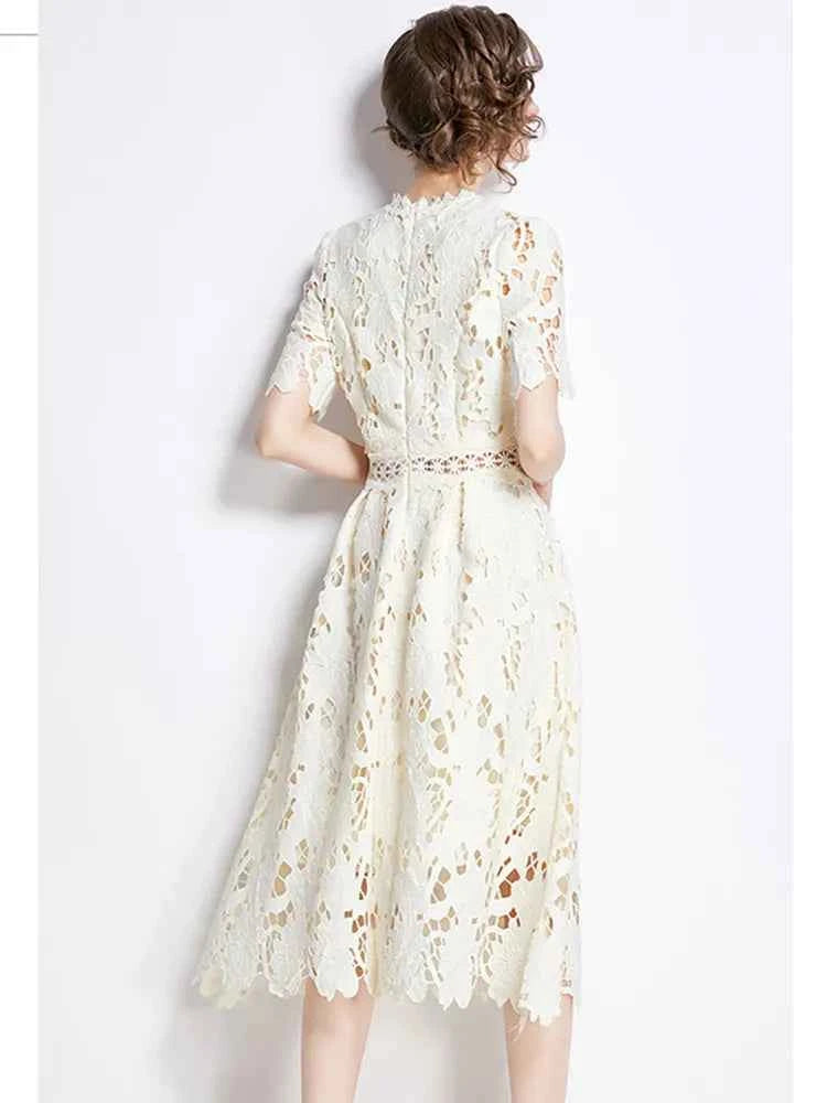 Vestido de Renda Elegance — A Essência da Sofisticação