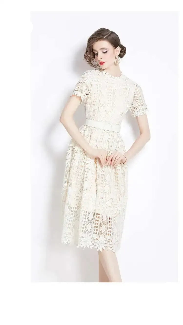 Vestido de Renda Midi Floral Feminino Aurora