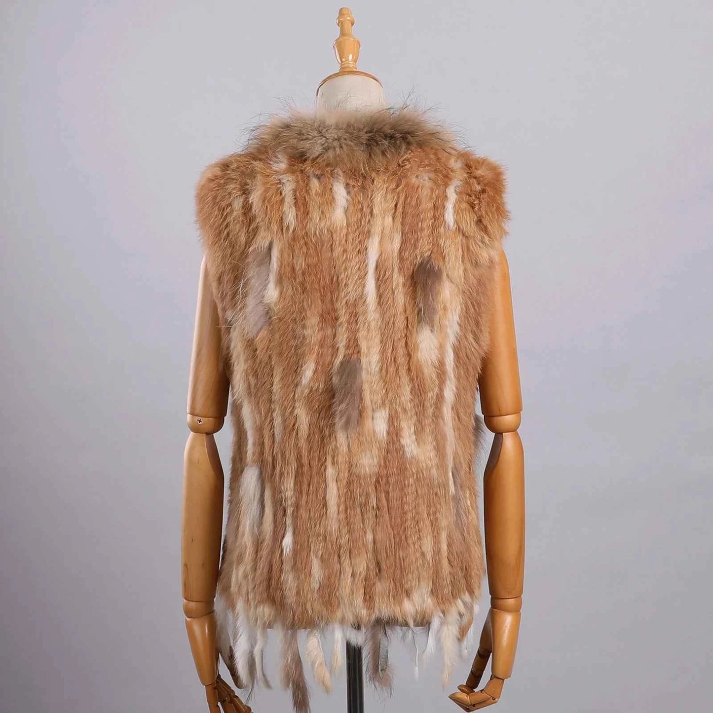 Colete de Pele de Coelho com Guaxinim — Elegância Atemporal