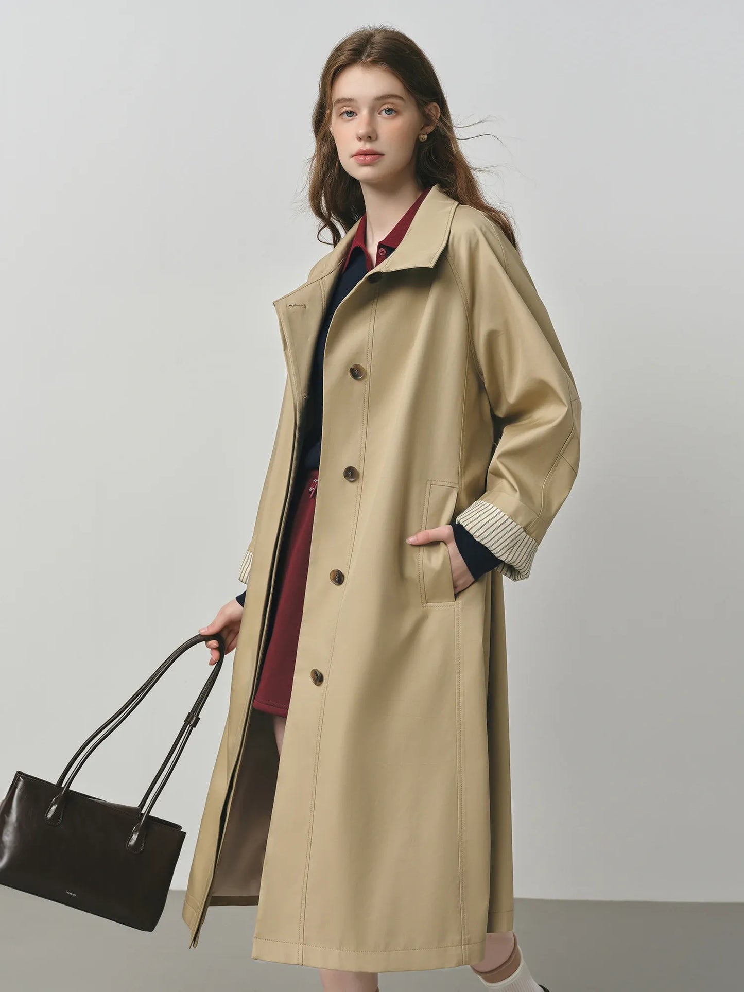 Trench Coat Feminino Beatrice — Leveza, Estrutura e Estilo Contínuo